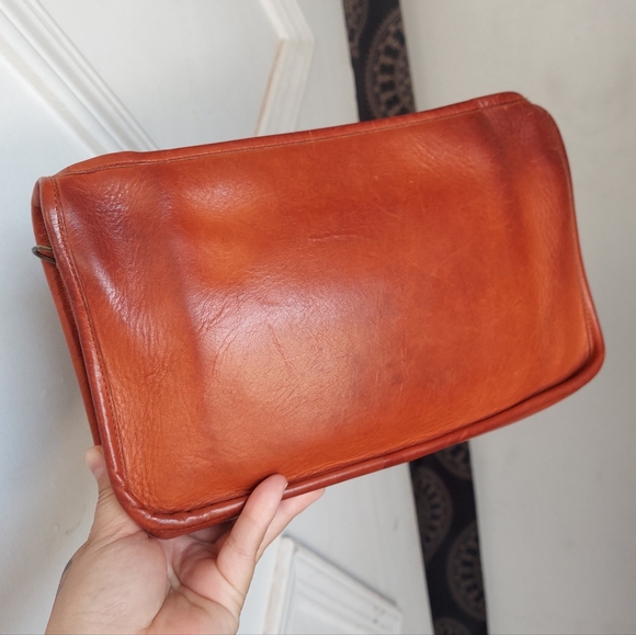 Vintage Coach Rust Zippered Clutch🧡🧡 HTF - Picture 2 of 16